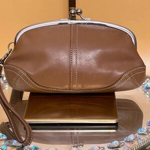 Coach Tan w/Contrast Stitching Leather Kisslock Clutch Bag Approx. 8 x 4 x 1.5